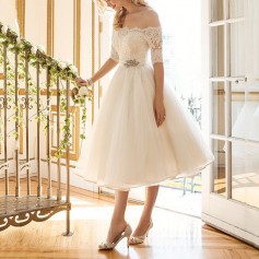 Simple White Half Sleeve Gown Women Off Shoulder Wedding Dress Ladies Lace Embroidery Bride Gown Short Knee Length Party Dress