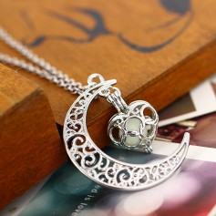 Crescent Moon Heart Glow in the Dark Necklace Charming Jewelry Luminous Chain